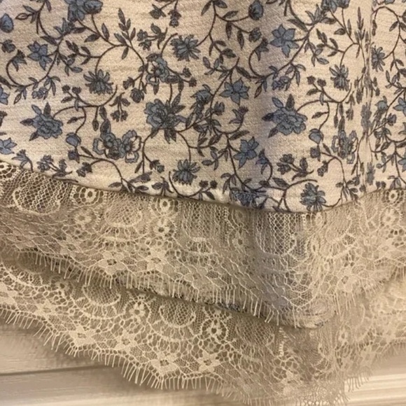 LC Lauren Conrad Bow Back Shirttail Tunic - Picture 4 of 5